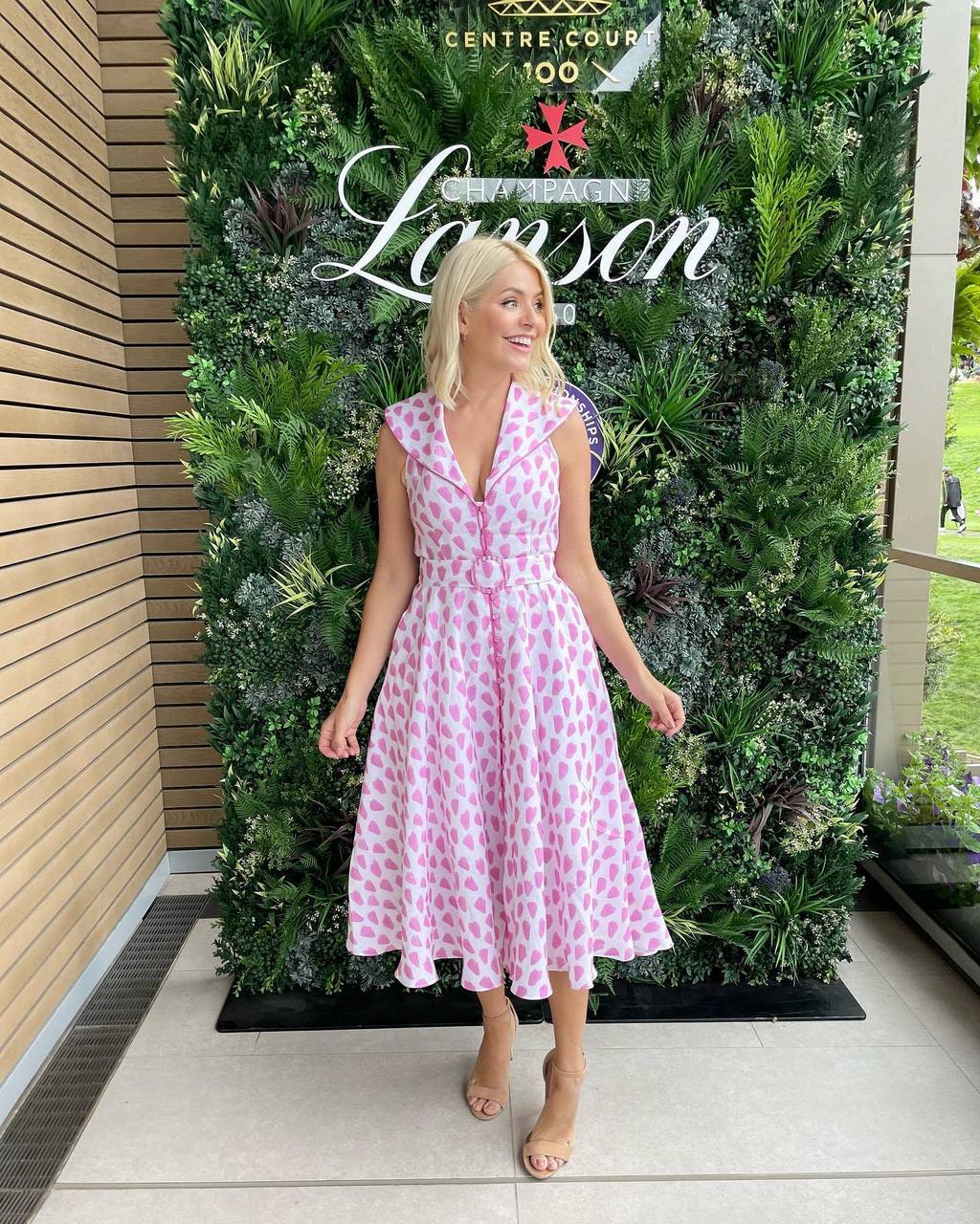 Holly Willoughby Feet